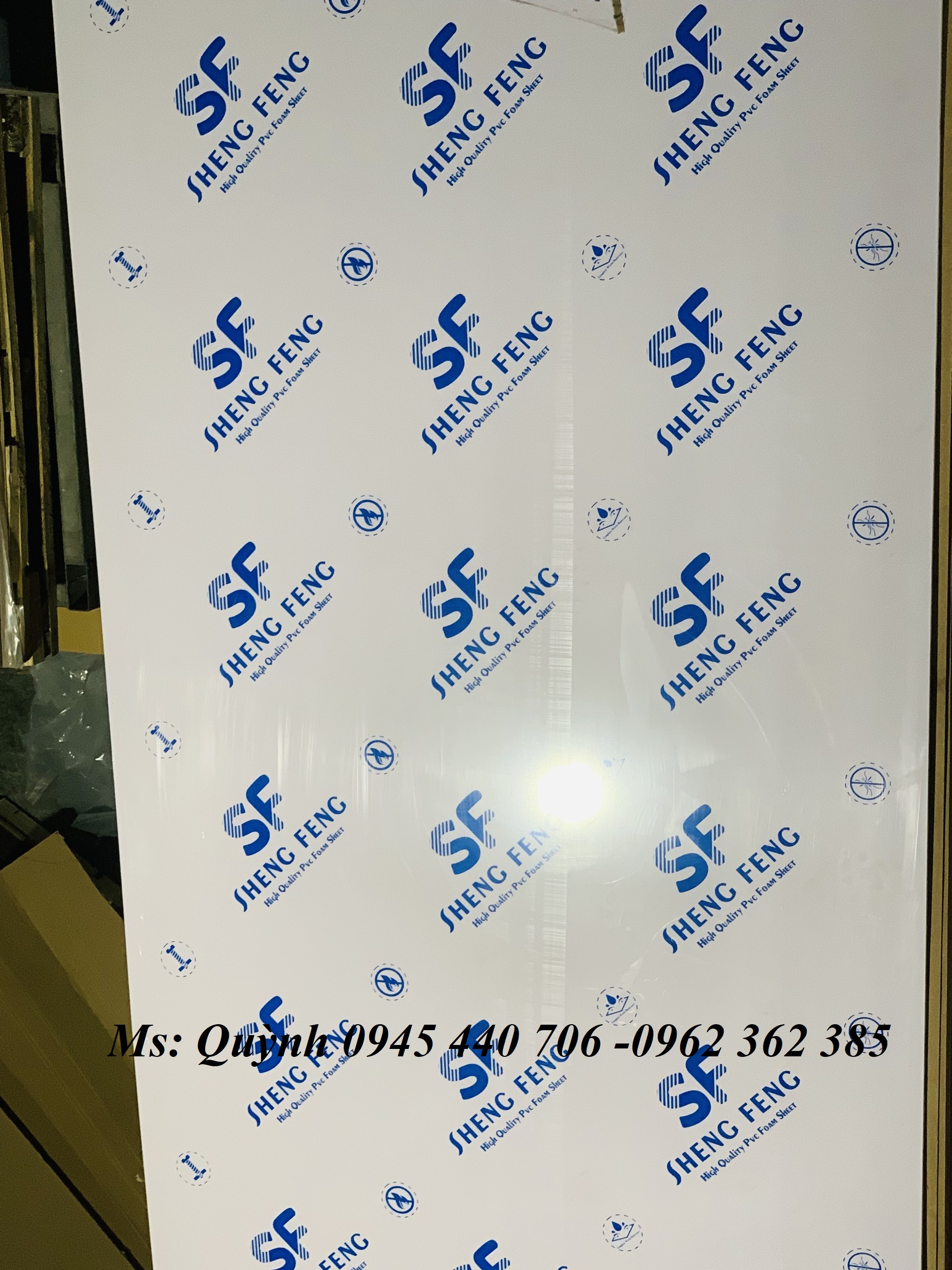 Gỗ nhựa PVC trắng